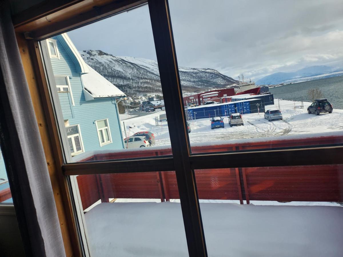 Apartment By The Lakeside Tromsø Esterno foto