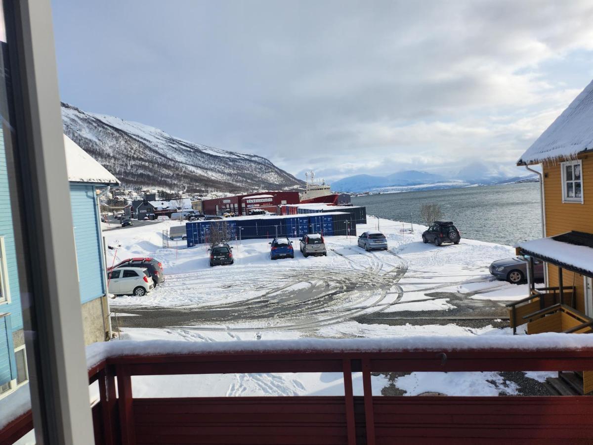 Apartment By The Lakeside Tromsø Esterno foto
